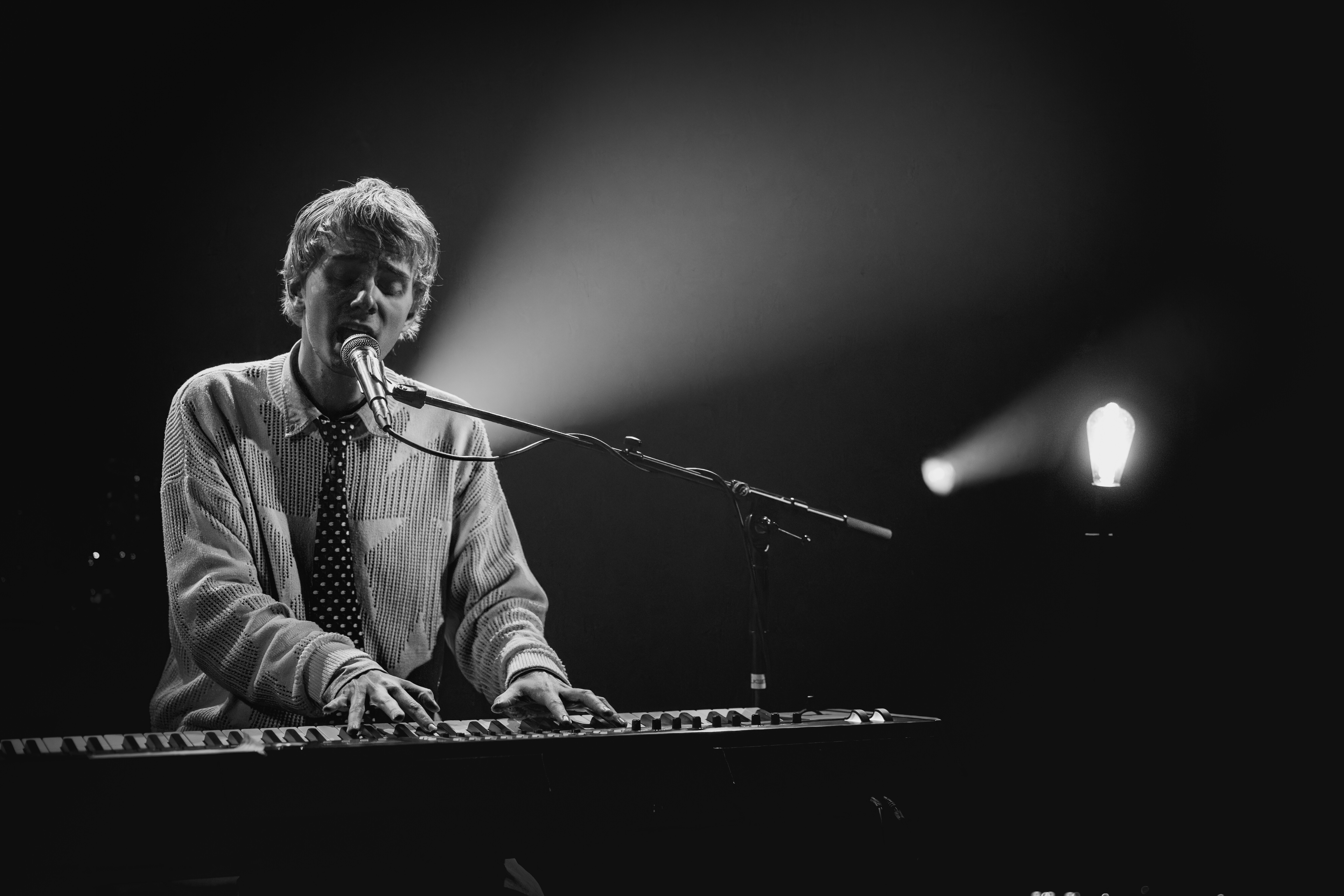 Melkweg Amsterdam — 2024 12 07 Jair Faria Just As I Remember Ep Release — 0012 — Foto 3895