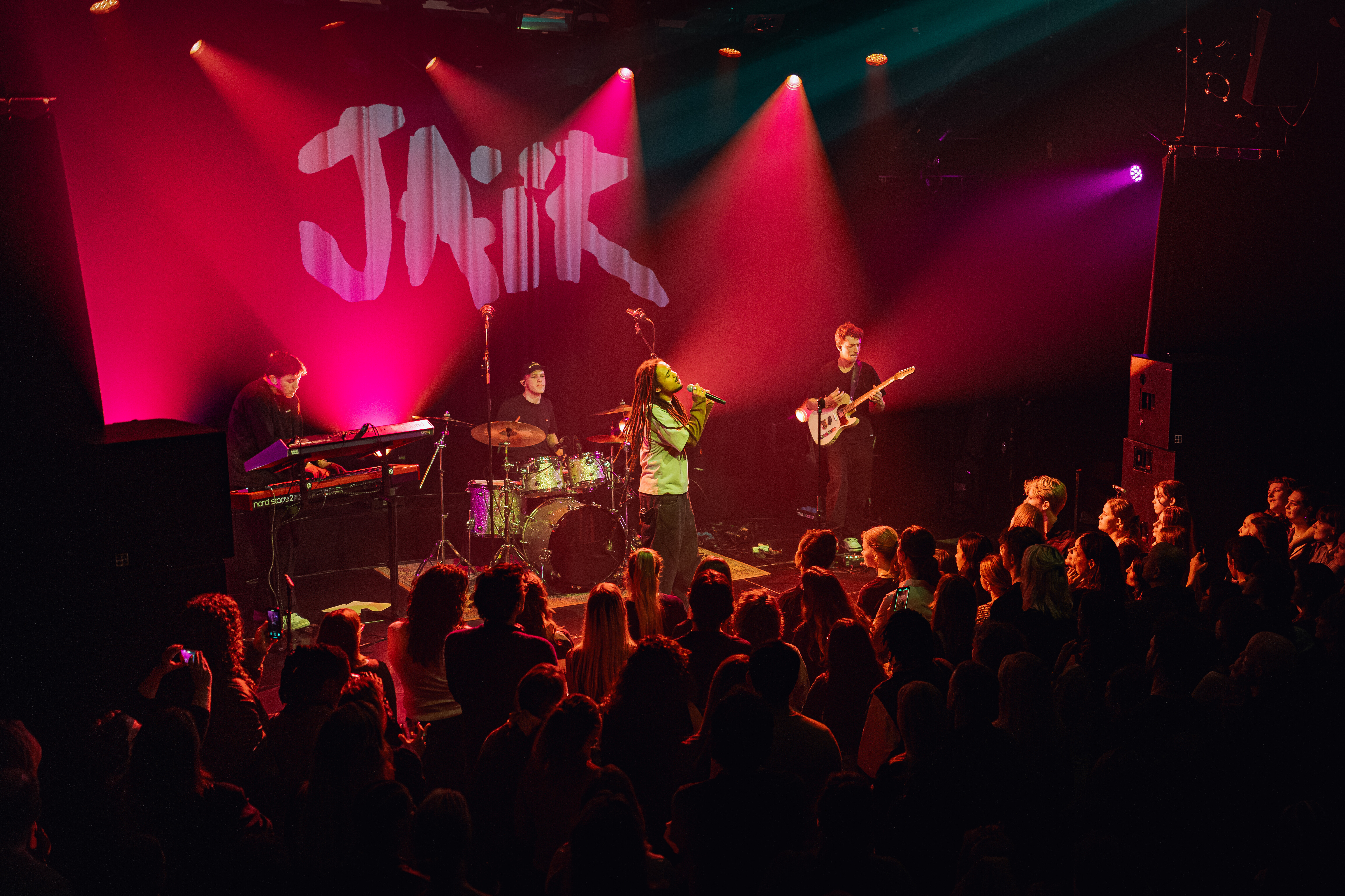 Melkweg Amsterdam — 2024 12 07 Jair Faria Just As I Remember Ep Release — 0015 — Foto 3970