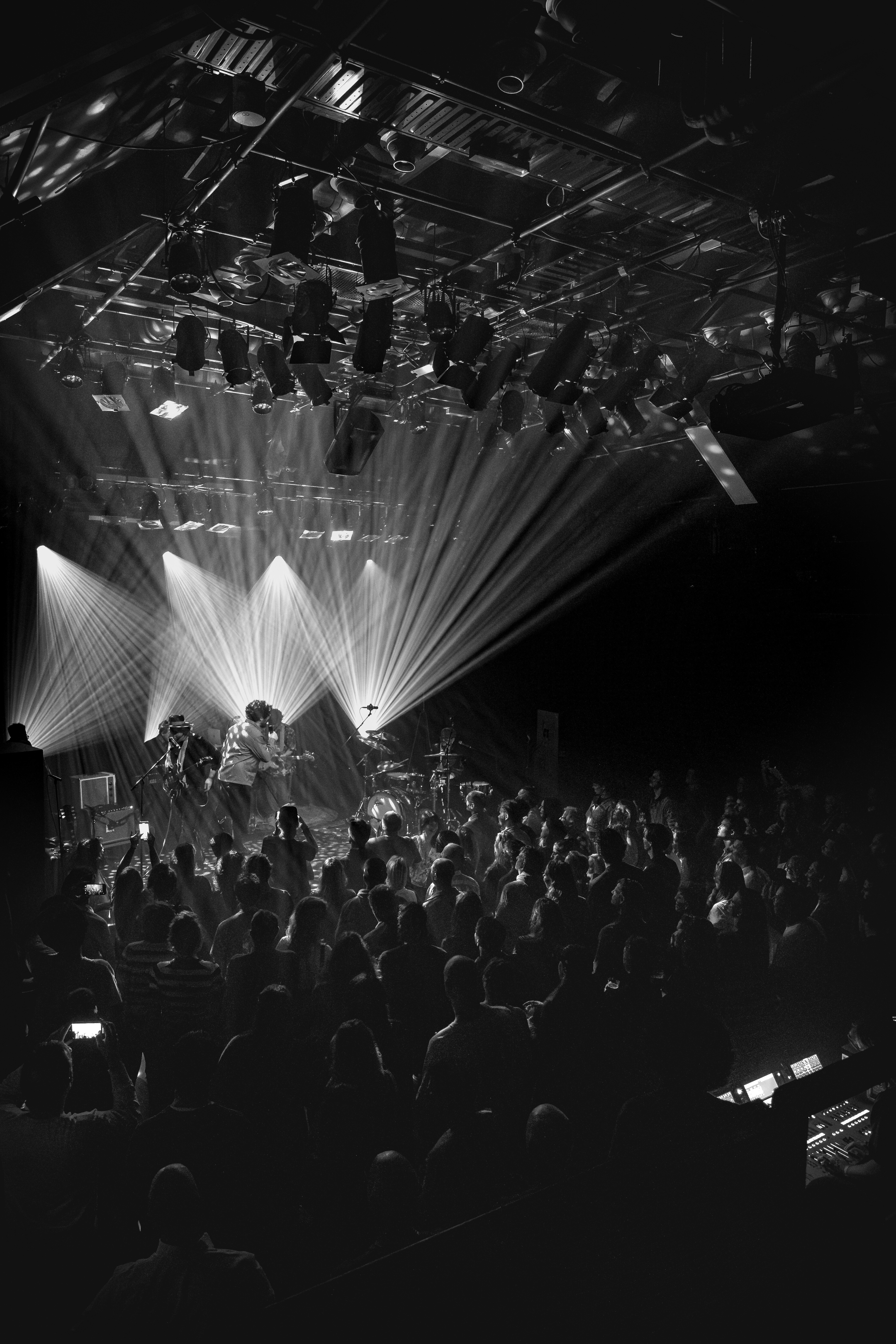 Melkweg Amsterdam — 2024 12 18 Rilan And The Bombardiers — 0063 — Foto 0106