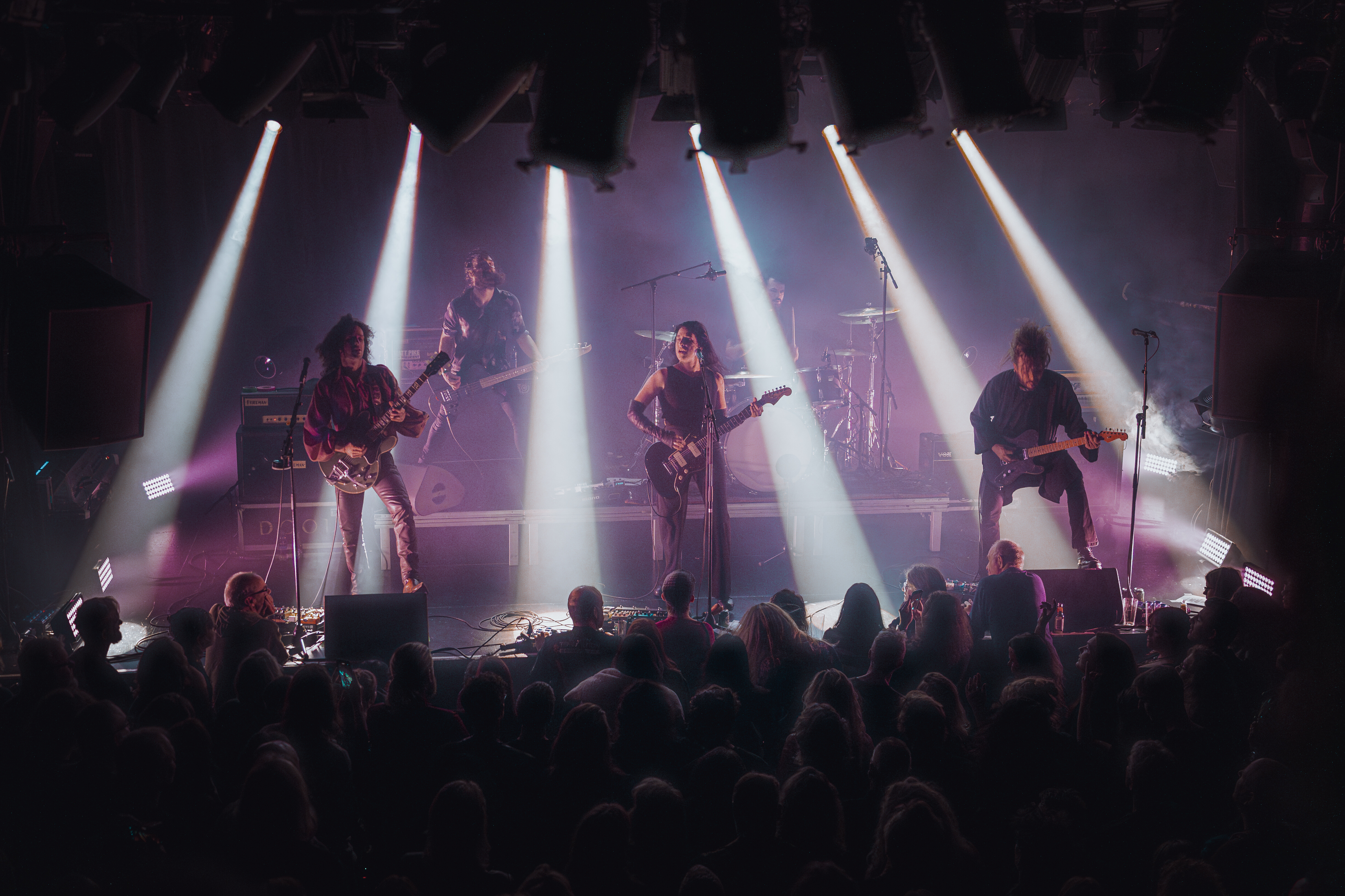 Melkweg Amsterdam — 2024 12 19 Dool Lifeless Past — dool — 0009 — Foto 6241