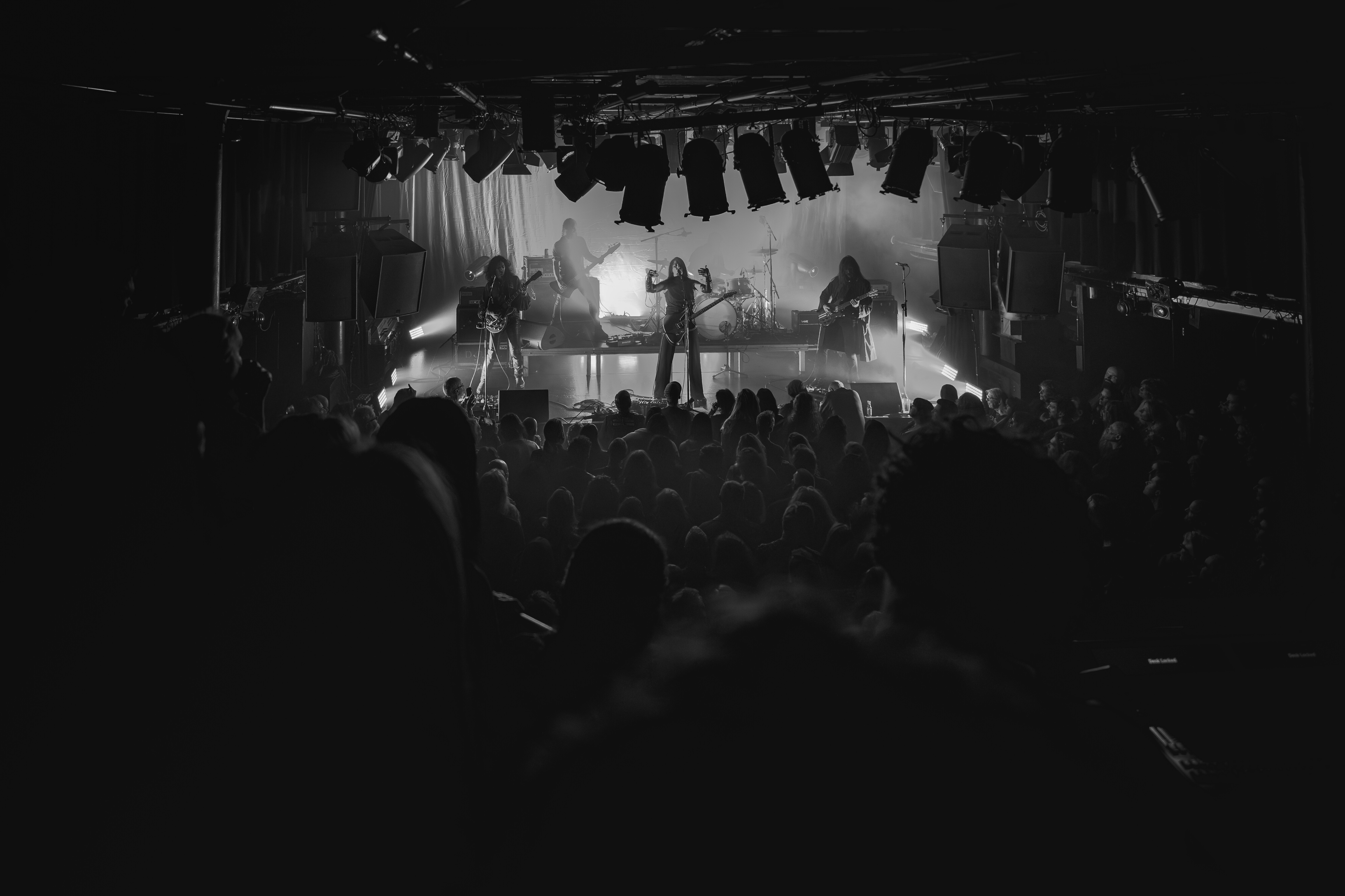 Melkweg Amsterdam — 2024 12 19 Dool Lifeless Past — dool — 0057 — Foto 0608
