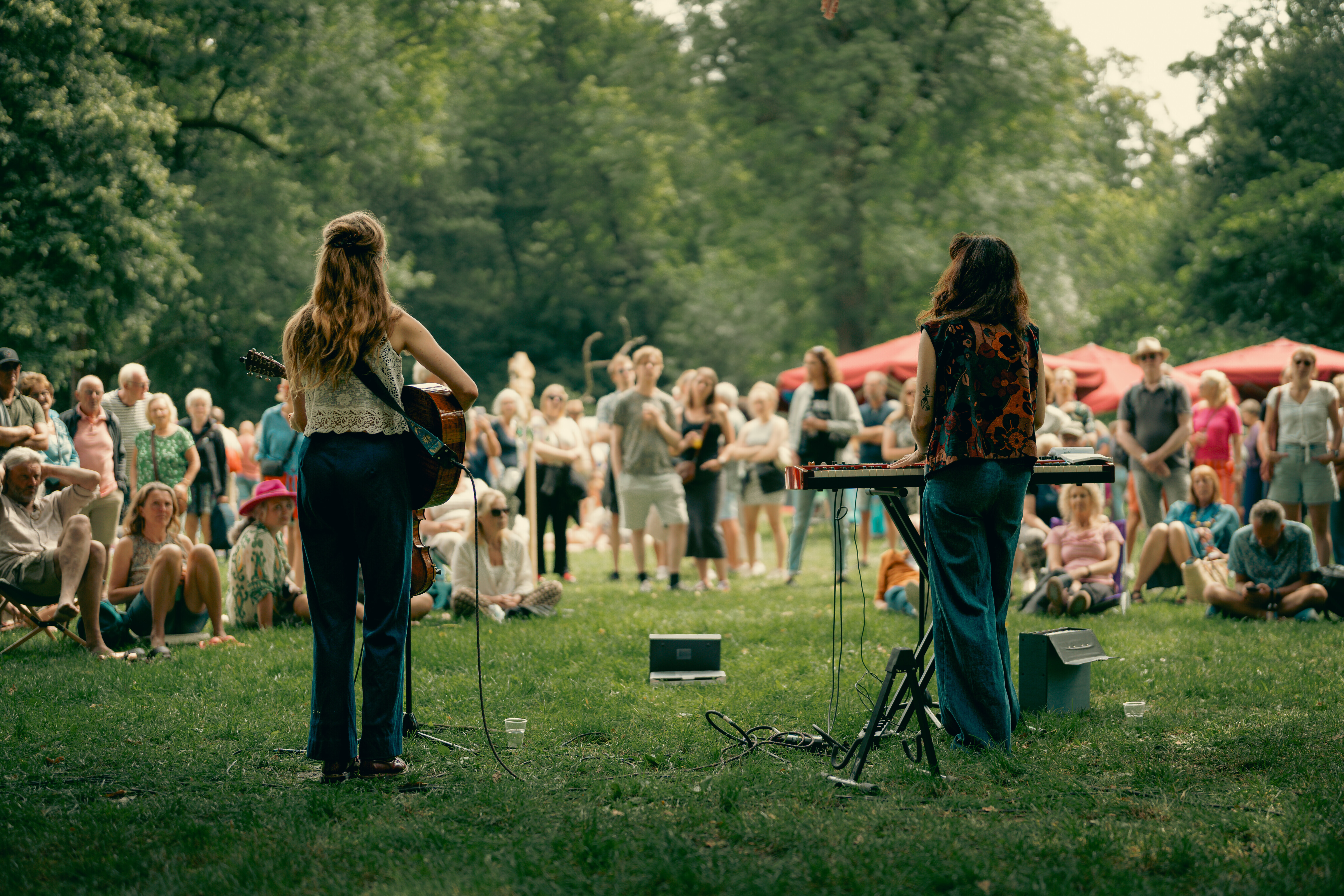 Podium Onder De Boom — 2024 — slider — 0015 — Foto 9454
