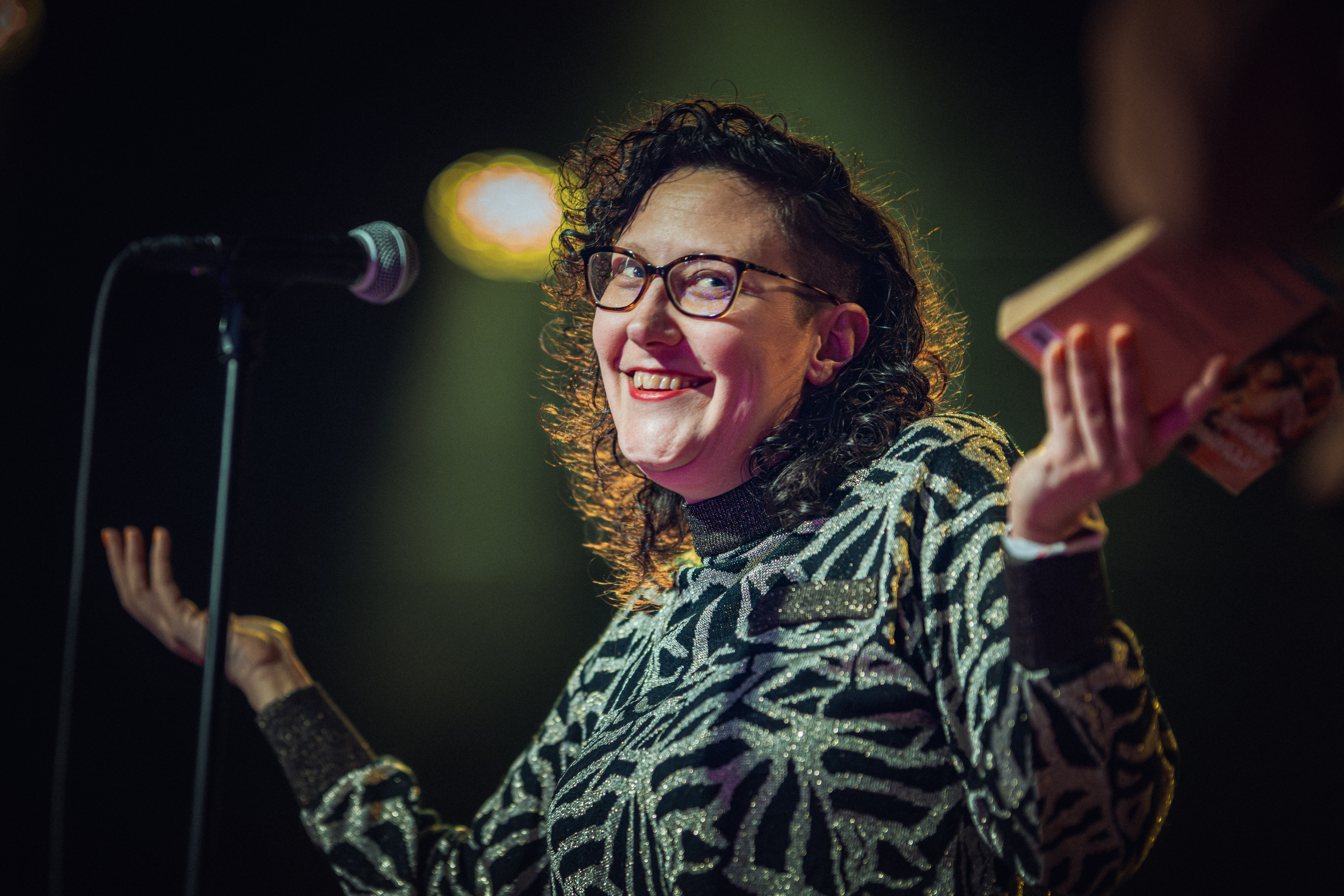 Podium Victorie Alkmaar — 2025 01 31 Poetry Jam — 0009 — Foto 5624